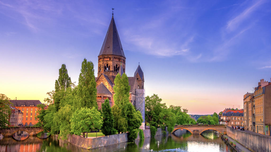 Travel planner basé à Metz pour organiser un voyage sur mesure en Moselle et à distance